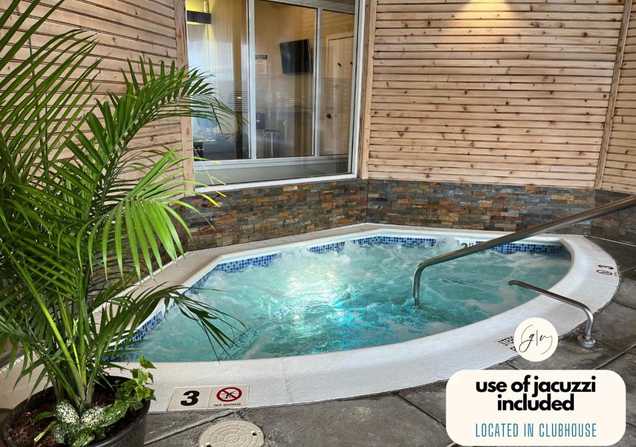 Getaway Villa- 3 Mins To Mohegan- Fully Stocked With Two Full Beds & Fireplace- Jacuzzi, Saltwater Pools, Sauna Norwich Exteriér fotografie
