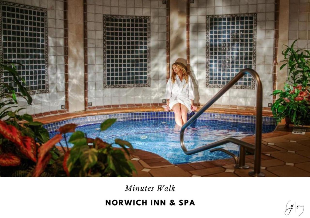 Getaway Villa- 3 Mins To Mohegan- Fully Stocked With Two Full Beds & Fireplace- Jacuzzi, Saltwater Pools, Sauna Norwich Exteriér fotografie