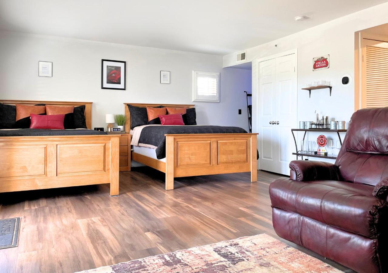Getaway Villa- 3 Mins To Mohegan- Fully Stocked With Two Full Beds & Fireplace- Jacuzzi, Saltwater Pools, Sauna Norwich Exteriér fotografie
